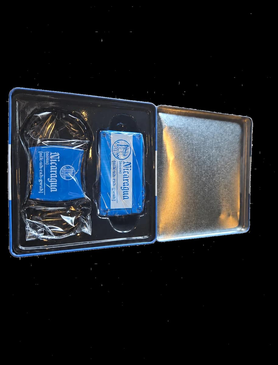 Drew Estate Nicaragua Series Dual-Flame Lighter and Perfect Cut